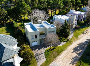 Casa · 280m² · 5 Ambientes · 1 Cochera · Casa en Venta | Terrazas Al Golf | 4 Dorm. en Suite | Seguridad 24hs | Garage