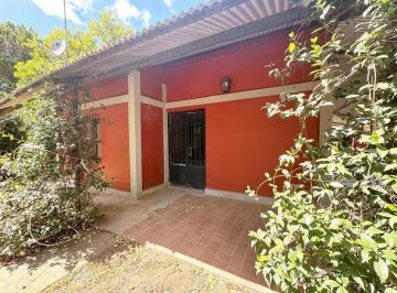 Casa · 82m² · 3 Ambientes · 1 Cochera · Casa en Venta en Parque Exaltación. 2 Dorm.. 1000 Mt Parque. Piscina