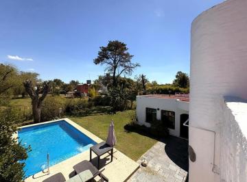 Casa · 290m² · 5 Ambientes · 2 Cocheras · Hermosa Casa de Estilo Mediterráneo en Venta Barrio Cube Escobar. 4 Dorm.. Gran Parque. Terraz