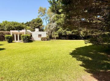 Casa · 56m² · 2 Ambientes · 1 Cochera · Oportunidad. Casa en Venta El Remanso 1600 m² Gran Parque. 2 Ambientes.