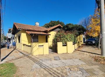 Casa · 70m² · 3 Ambientes · 1 Cochera · Casa 3amb C/cochera y Patio en San Isidro