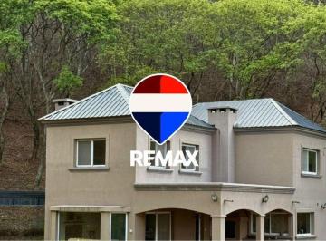Casa · 260m² · 4 Ambientes · 1 Cochera · Casa 3 Dorm. Venta La Luncida Acceso Norte