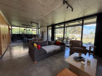 Casa · 162m² · 5 Ambientes · 3 Cocheras · Casa 5 Ambientes en Venta Pilar del Este