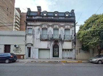 Casa · 427m² · 15 Ambientes · 1 Cochera · Se Vende Casa Céntrica a m de La Peatonal