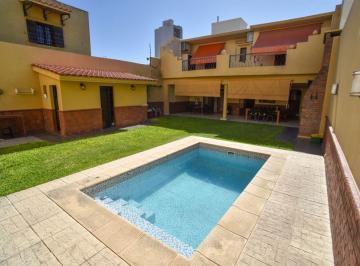 Casa · 365m² · 7 Ambientes · 2 Cocheras · Casa Premium en Barrio Constituyentes