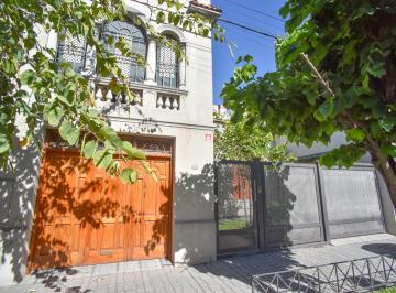 Casa · 365m² · 10 Ambientes · 2 Cocheras · Casa Premium en Barrio Constituyentes