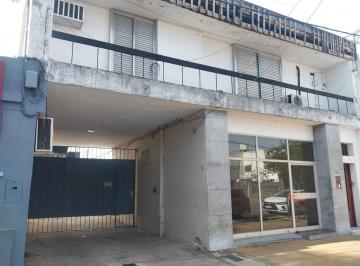 Casa · 200m² · 7 Ambientes · Se Alquila Casa con Local Comercial, Reconquista