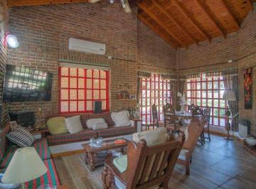 Casa · 220m² · 5 Ambientes · 2 Cocheras · Casa 5 Amb Venta El Moro Marcos Paz Parque Pileta