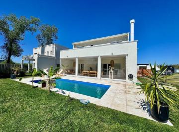 Casa · 154m² · 5 Ambientes · 1 Cochera · Venta Casa San Ramon 4 Ambientes
