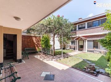 Casa · 232m² · 4 Ambientes · 1 Cochera · Venta Casa 4 Ambientes Valentin Alsina Ascensor