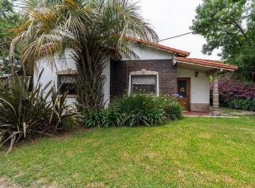 Casa · 228m² · 4 Ambientes · 2 Cocheras · Venta Casa con Fondo Cocheras y Galpon Fcio Varela