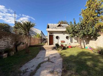 Casa · 86m² · 4 Ambientes · 1 Cochera · Venta Casa 4 Amb Lote 10x50 Longchamps