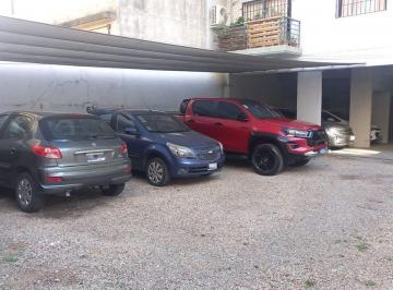 Garage · Venta de Cochera en Excelente Ubicación V. Urquiza