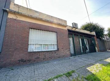 Casa · 131m² · 4 Ambientes · 2 Cocheras · Venta de Casa 4 Ambientes + Depto 2 Ambientes