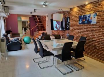 Casa · 208m² · 5 Ambientes · Casa en Venta 5 Ambientes con Cochera en Lomas