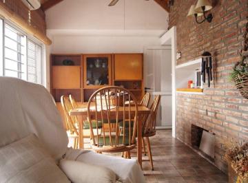 Casa · 210m² · 3 Ambientes · 2 Cocheras · Venta - 2 Casas de 3 Amb en Lote Propio - Apto Crédito