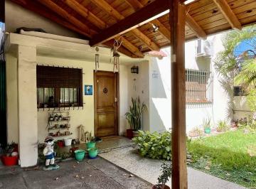 Casa · 166m² · 4 Ambientes · 1 Cochera · Casa 3 o 4 Amb a Refaccionar en Venta - Temperley
