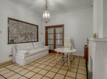 Casa · 176m² · 4 Ambientes · Casa en Venta de 3 Dorm. en La Plata