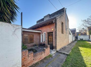Casa · 93m² · 8 Ambientes · Venta Casa Duplex Granja de Funes a Reciclar