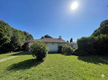 Casa · 120m² · 4 Ambientes · 2 Cocheras · Venta Casa 4 Ambientes con Gran Parque