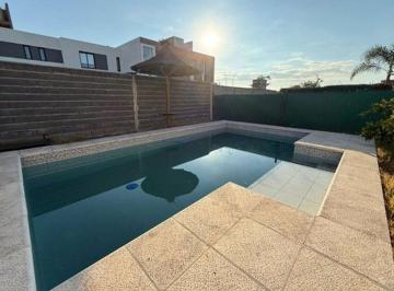 Casa · 190m² · 5 Ambientes · Venta Casa 4 Dorm. en Docta/malagueño con Pileta