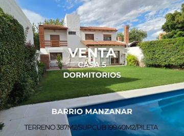 Casa · 199m² · 8 Ambientes · 1 Cochera · Venta Casa 5 Dorm. con Pileta B°manzanar