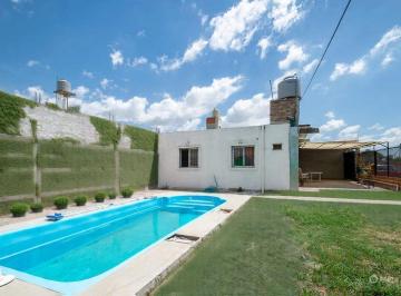 Casa · 73m² · 4 Ambientes · 2 Cocheras · Casa 4 Ambientes en Venta en Longchamps Piscina