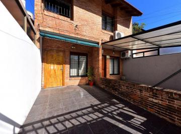 Casa · 85m² · 4 Ambientes · 1 Cochera · Casa Triplex Venta 3 Dorm Ramos Mejia Patio + Coch