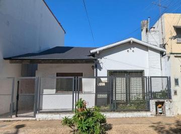 Casa · 106m² · 4 Ambientes · Casa Lote Propio Venta 3 Dorm. Apta Credito