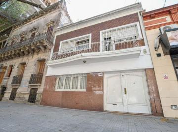 Casa · 160m² · 5 Ambientes · 1 Cochera · Casa en Venta en La Plata 160 m²
