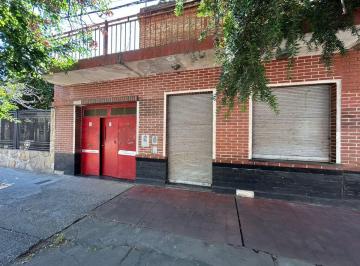 Casa · 123m² · 4 Ambientes · 2 Cocheras · Venta Casa a Refaccionar, con Local