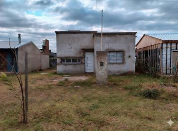 Casa · 131m² · 4 Ambientes · 1 Cochera · Casa en Barrio Las Fincas Ibarlucea. a Terminar