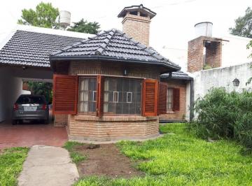 Casa · 207m² · 6 Ambientes · 2 Cocheras · Venta Casa 4 Dorm. Gran Jardin en Fisherton