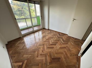 Departamento · 47m² · 3 Ambientes · Muy Buen Depto 3 Amb con Balcón Al Contra Frente - Bajas Expensas