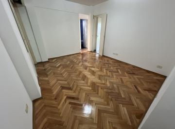 Departamento · 47m² · 3 Ambientes · Muy Buen Depto 3 Amb con Balcón Al Contra Frente - Bajas Expensas