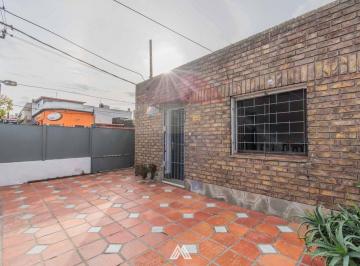 Casa · 87m² · 5 Ambientes · 1 Cochera · Venta Casa 3 Dorm. y Cochera en Buceo