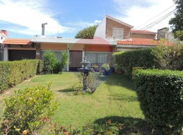 Casa · 150m² · 4 Ambientes · 4 Cocheras · Venta Casa 3 Dorm. Punta Gorda