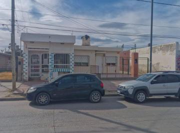Bodega-Galpón · 205m² · Galpon + Local + Casa Sobre Av Kennedy