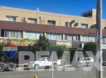 Local comercial · 70m² · 1 Cochera · Local Comercial