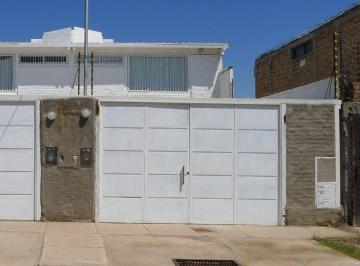 Casa · 100m² · 7 Ambientes · 2 Cocheras · Amplio y Moderno Duplex en Venta