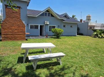 Casa · 202m² · 4 Ambientes · 2 Cocheras · Venta Casa 3 Dorm., Parque Quincho Parrilla