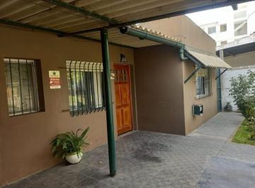 Casa · 102m² · 4 Ambientes · 2 Cocheras · Casa 4 Ambientes en Venta en Berisso con Quincho