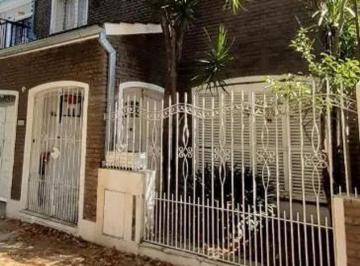 Casa · 270m² · 5 Ambientes · 1 Cochera · Venta Casa de 5 Ambientes Moron Norte