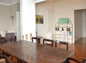 Departamento · 121m² · 3 Ambientes · Tres Ambientes con Dependencia en Recoleta. Servicios Individuales.