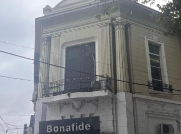 PH de 3 ambientes, Tigre · ¡Retasado! Hermoso Departamento de Época Sobre Centro Comercial