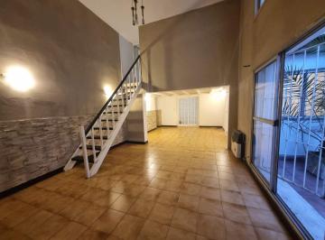 PH · 101m² · 4 Ambientes · Alquiler PH 4 Ambientes Devoto con Pileta