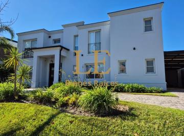 Casa · 332m² · 5 Ambientes · 6 Cocheras · Venta Casa Barrio Septiembre Escobar