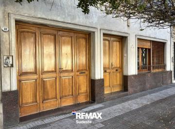 Casa · 214m² · 5 Ambientes · 1 Cochera · Venta Importante Casa Macro Centro