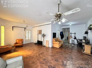Casa · 83m² · 3 Ambientes · 2 Cocheras · Casa en Venta en Moron
