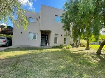 Casa · 190m² · 5 Ambientes · 5 Cocheras · Casa a La Venta en San Matias